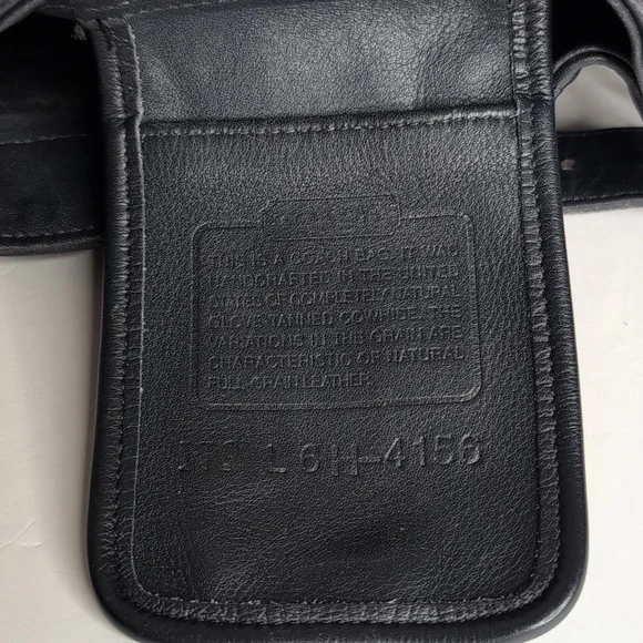 Vintage Coach Navy Blue Leather Belted Pouch - Picture 11 of 14